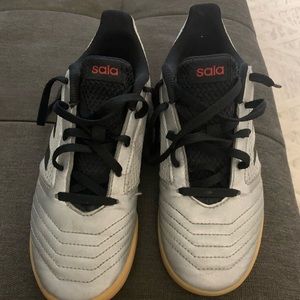 Adidas Predator indoor soccer shoes size 4